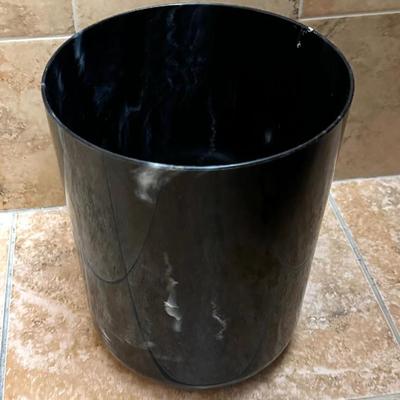 Bathroom garbage can