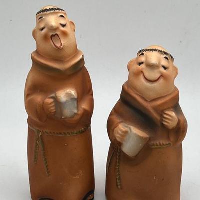 Vintage Salt & Pepper Shakers Monks holding Beer Steins

