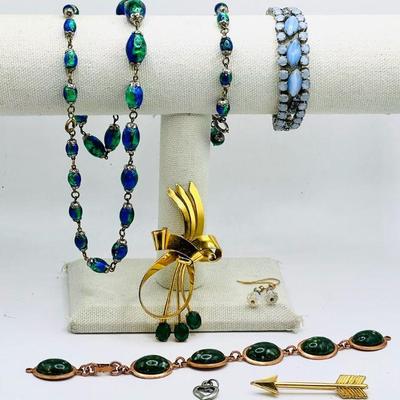 (8) Pieces of Fabulous Vintage Costume Jewelry
