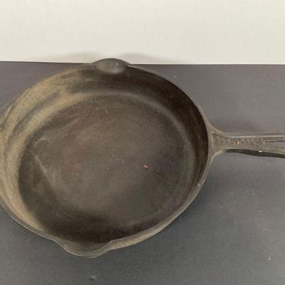 Griswold cast Iron No 8 - 10"