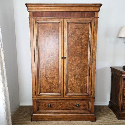 Impressive Ethan Allen "Townhouse" Collection Armoire in Burl Wood - A versatile Piece! 
