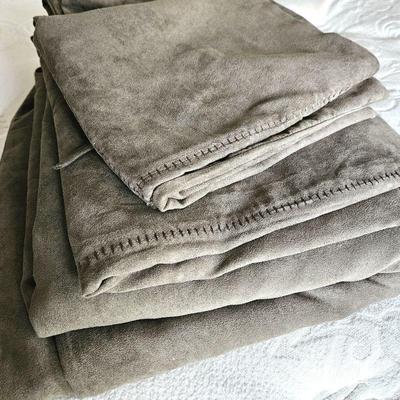 Ethan Allen Bedding - King Suede Look Duvet Cover and Two King Pillow Shams in a Dark Moss 