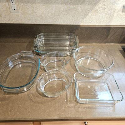  Lot of Assorted Pyrex Glass Bakeware - 8 Pcs 