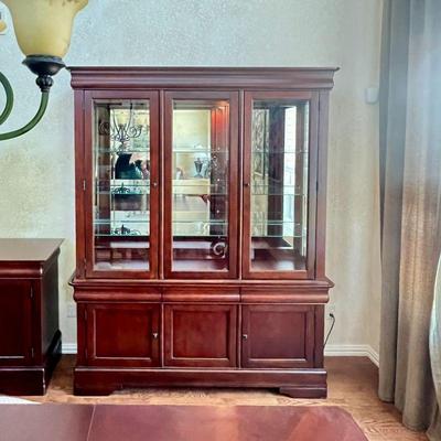 Mahogany Tone Hutch by BROYHILL 