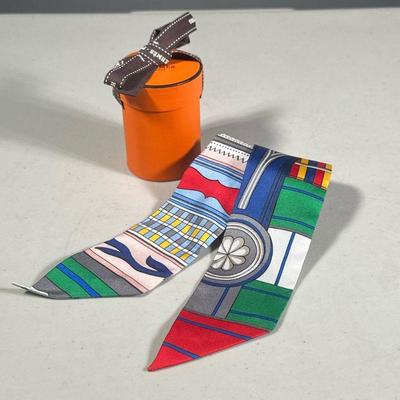 (1PC) VINTAGE HERMES NECK TIE | Vintage Hermes 100% Silk Neck Tie/Small Scarf. - l. 34 x w. 2 in

