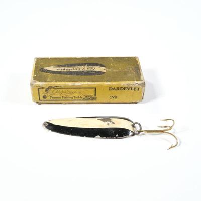 DARDEVLET LURE IN BOX | A Lou J Eppinger Osprey fishing lure in original box. - l. 4.5 x w. 1.75 in (box)

