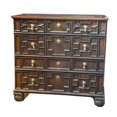 Lot 005  
Baker, Collector's Edition William and Mary Style Chest of Drawers