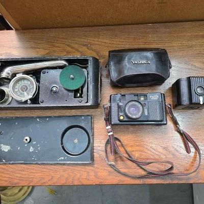 #2642 • Vintage Excelda Concert Sound Box, Yashica Camera & Baby Brownie Kodak Camera
