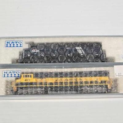 #8124 • (2) Kato N Scale Locomotive Model Trains
