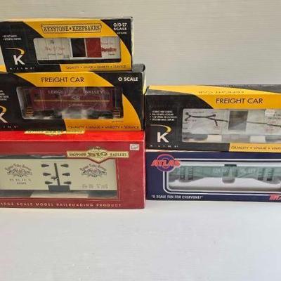 #8050 • (5) Assorted Model Trains
