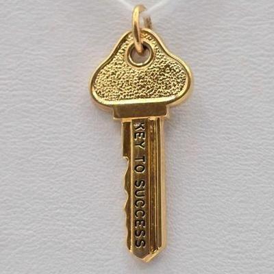 #770 • 14K Gold Key Pendant, 2.74g
