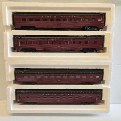#8036 • (2) MTH Electric Trains 70' Scale Streamlined Sleeper/Diner Set
