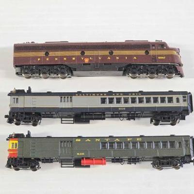 #8170 • (3) N Scale Locomotive & Passenger Model Trains
