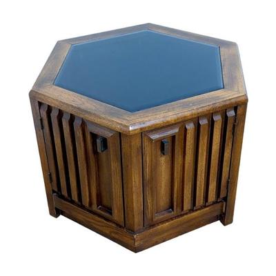 #90 • 1970s Hexagonal Glass Top Side Table w/ Storage
WWW.LUX.BID