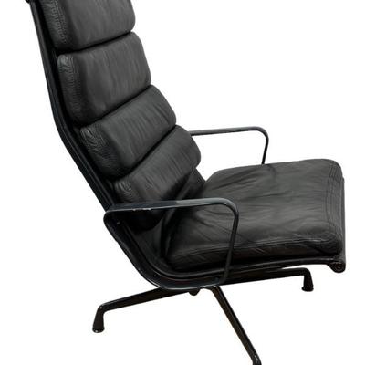 #154 • Eames for Herman Miller Aluminum Group Black Soft Pad Arm Chair EA423
WWW.LUX.BID
