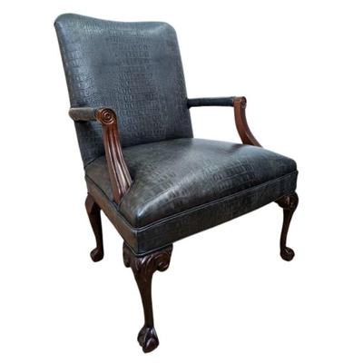 #45 • Gainsboro Dark Teal Leather Arm Chair
WWW.LUX.BID