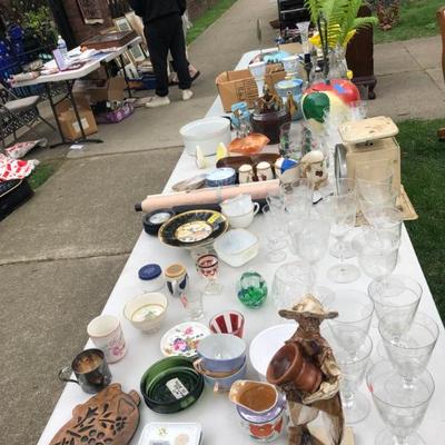 Yard sale photo in Detroit, MI