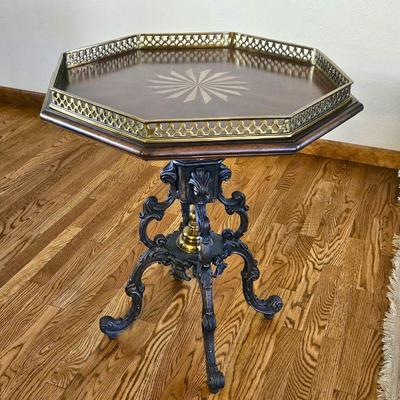 Georgian round occasional table with Brass Pie Crust edge 
