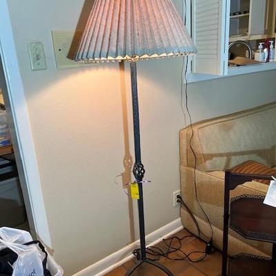 Floor lamp