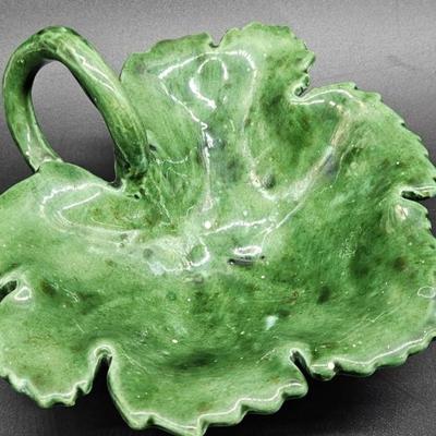 Cabbage Green Handled Leaf Bowl