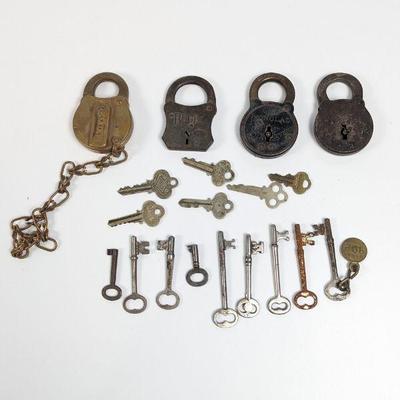 Lot of Vintage Padlocks and Keys