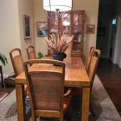 Drexel contemporary dining room table & chairs