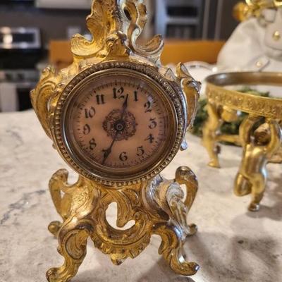 French style shelf clock