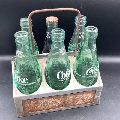 Coca cola bottles and vtg carry case
