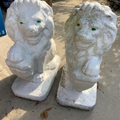Concrete lions