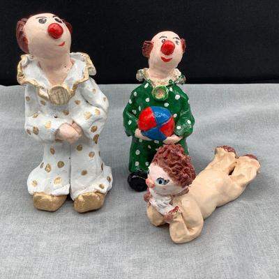 Pottery clowns