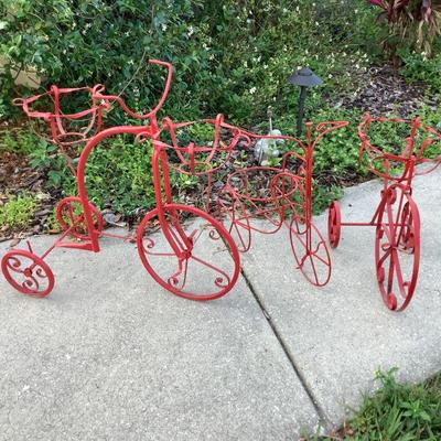 Bicycle garden yard art
