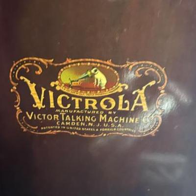 Antique VICTOR VICTROLA Upright Talking Machine/Phonographs model VV-X 243542J