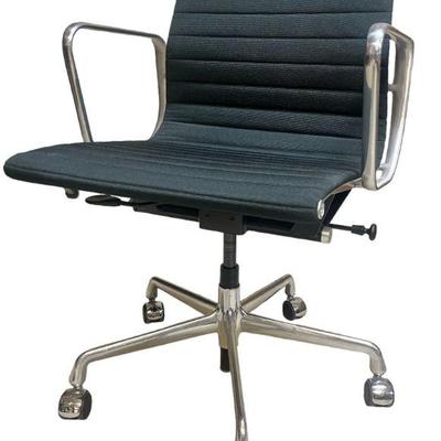 Mid Century EAMES For HERMAN MILLER Aluminum Group Chair
