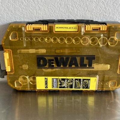 Dewalt 1/4 and 3/8 Drive Socket Set