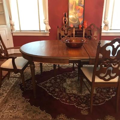 dining table and set of 6 chairs $159