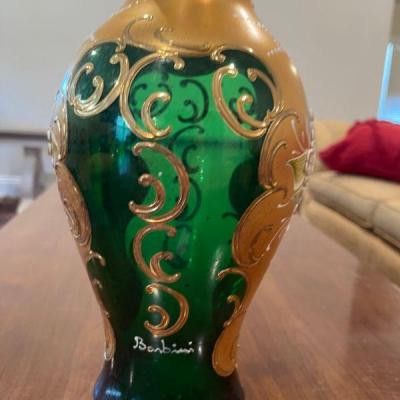 Venetian emerald green glass, hand-painted, gold gilt vase, signed by artist (angle 2: artist's signature)