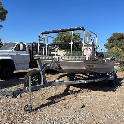 #80 • 2002 Smith Root Boat with 2003 King Marine Trailer
