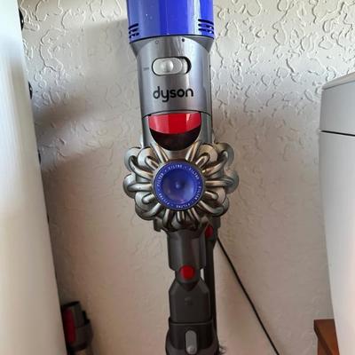 Dyson light Weight Vacuum with attachments 