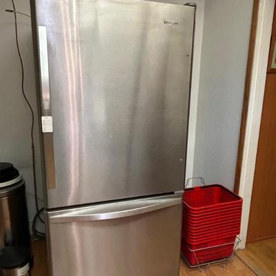 Bottom freezer with ice maker. 