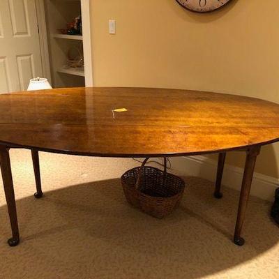 Gorgeous burled wood vintage drop leaf table