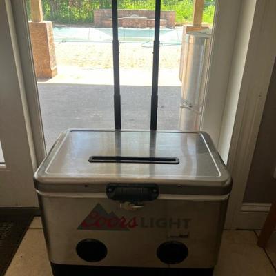 Coors cooler with built-in but tooth speakers