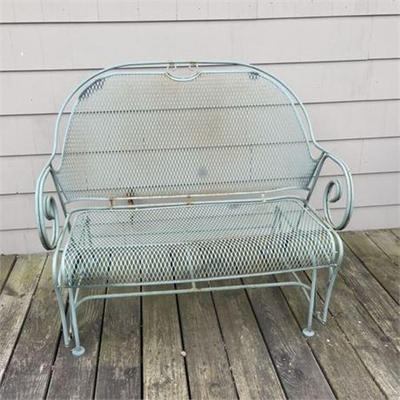 Lot 500-005   
Vintage Wrought Iron Love Seat Glider