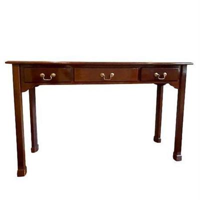 Lot 018-001  
Bombay Furniture Co Entry Table