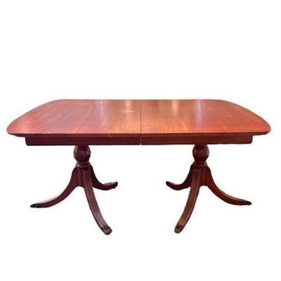 Lot 022   
Vintage Sligh Mahogany Double Pedestal Dining Table and Chairs