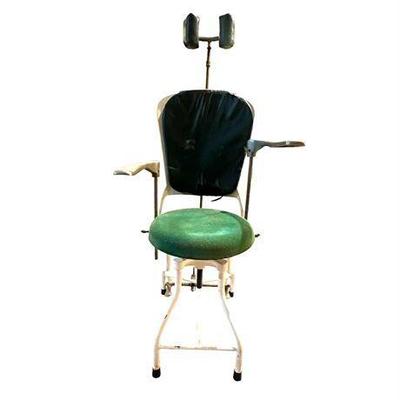 Lot 575  
Antique Doctor's Examination Chair