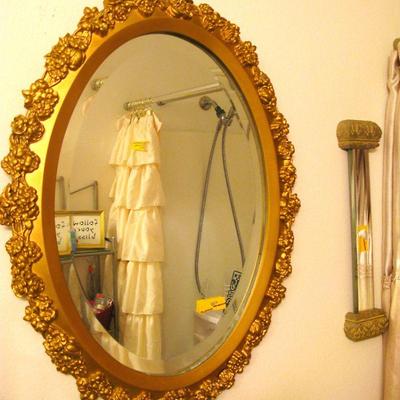 Gold Oval Ornate Mirror / Ornate Mirror Column 