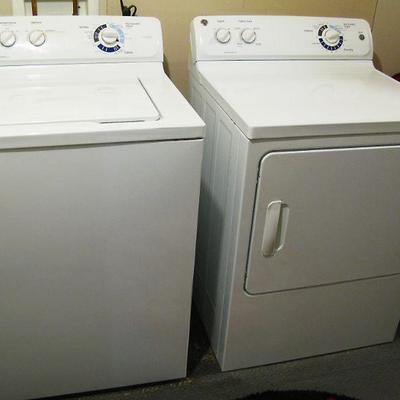 GE Washer and Dryer Set Extremely Clean and Very Quiet
