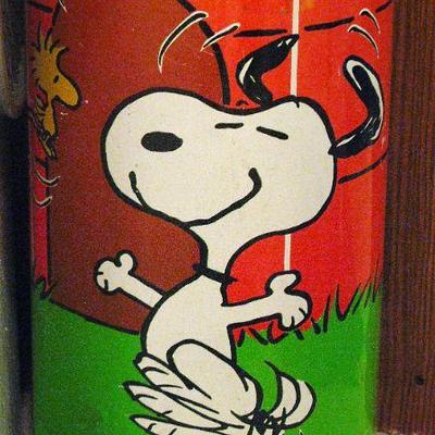 Snoopy Doghouse Metal Wastebasket