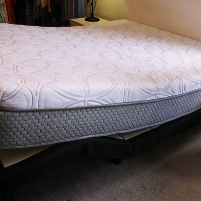 Ease Tempur-Pedic Adjustable Queen Bed with Remote - Head
