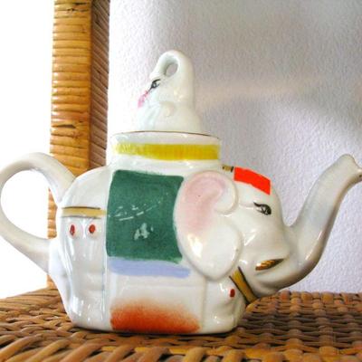 Porcelain Elephant Sake Pot